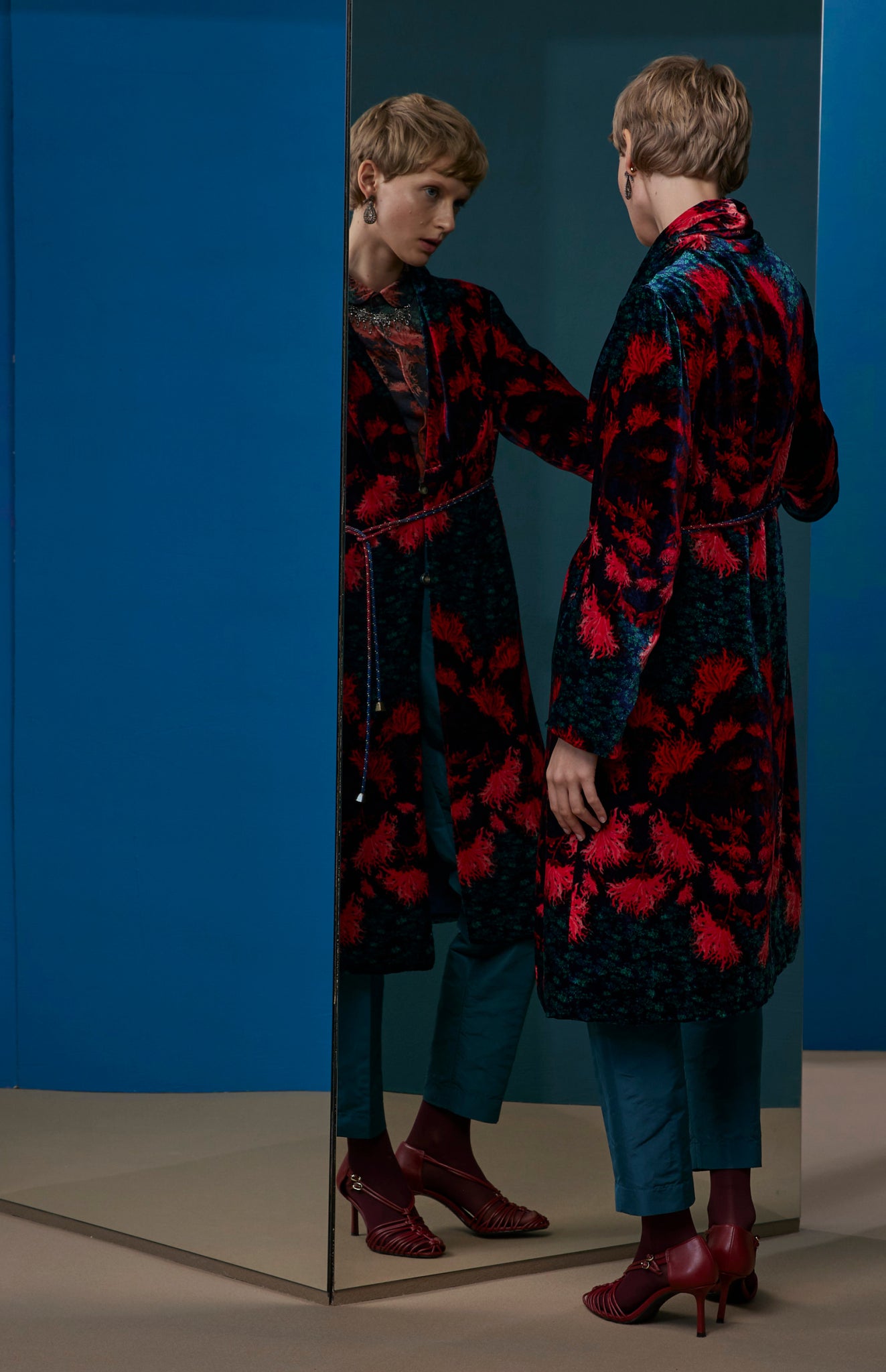 FW25-AB10 Abrigo terciopelo estampado " Crisantemos"