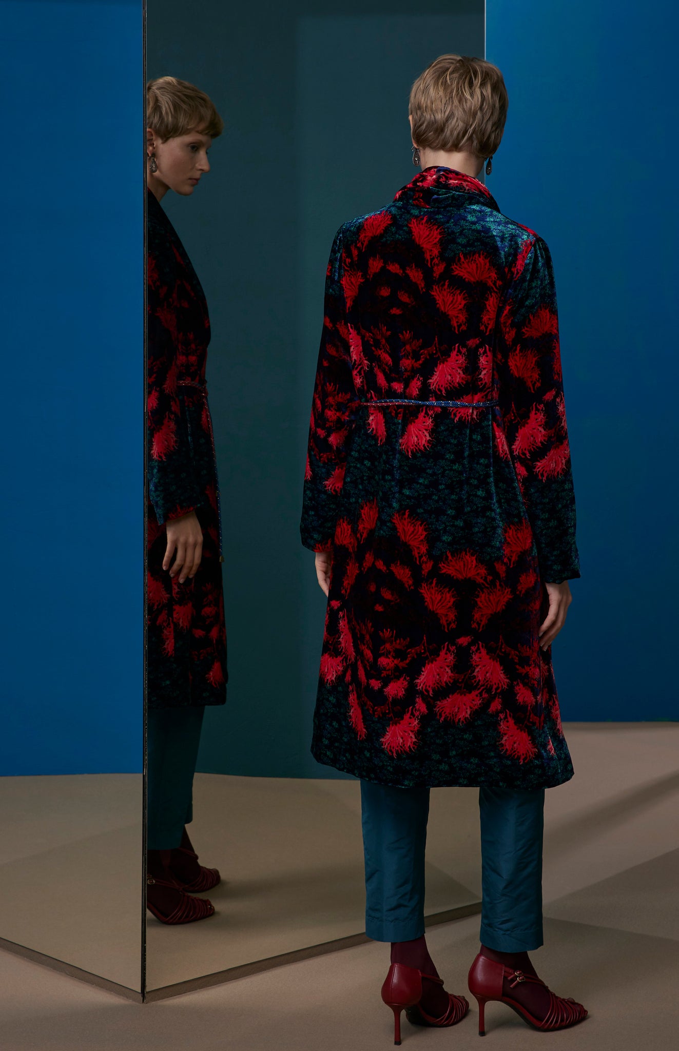 FW25-AB10 Abrigo terciopelo estampado " Crisantemos"