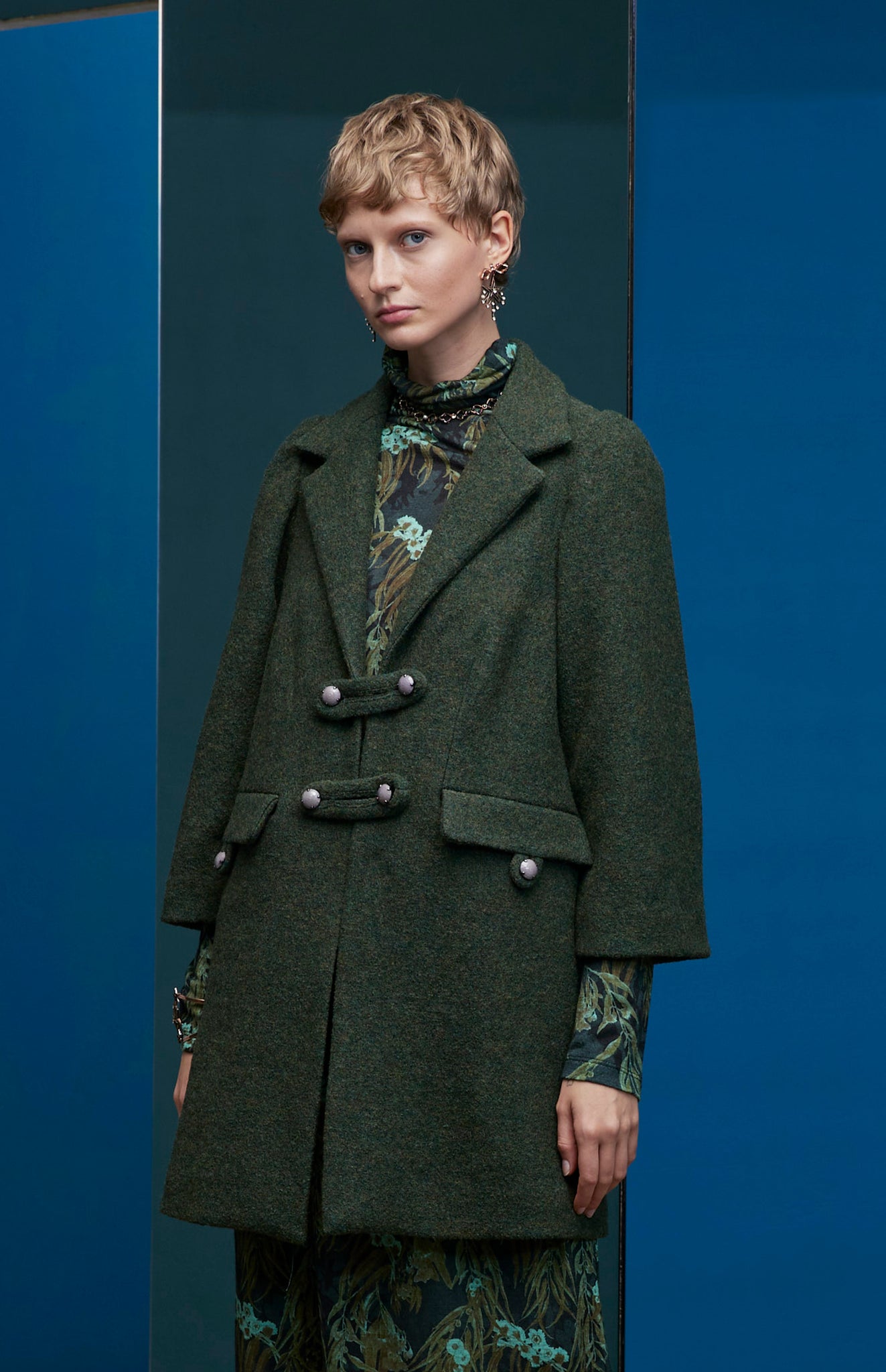 FW25-AB13  Abrigo corte militar en verde bosque