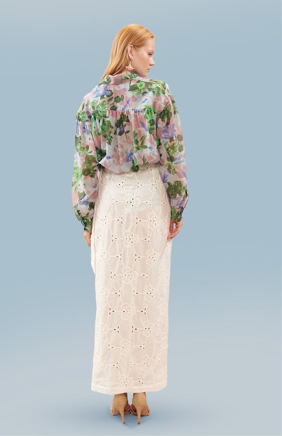 Falda en algodón bordado "Flores de camelia"