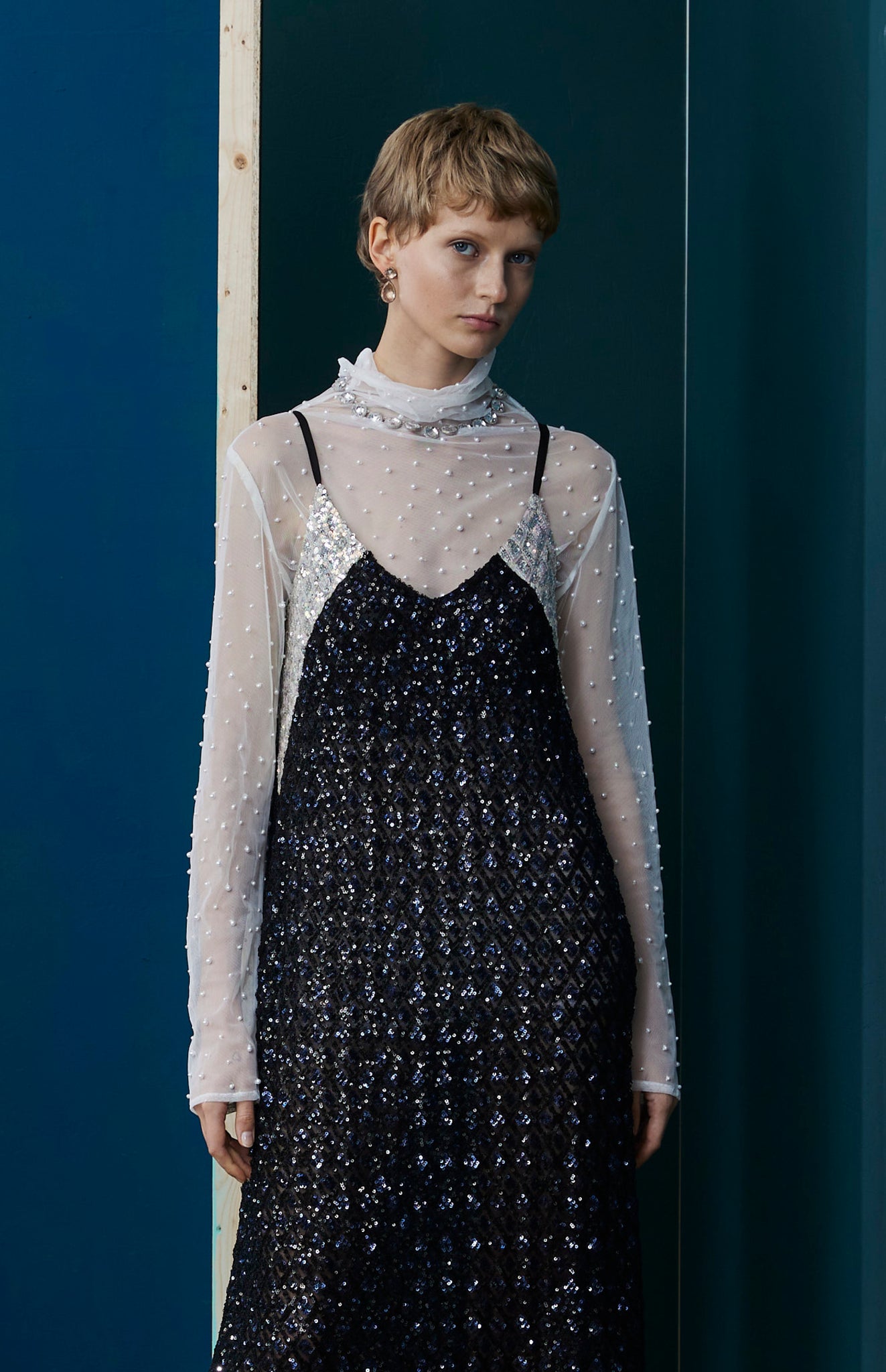 FW25-V003 Vestido de Lentejuelas Negro