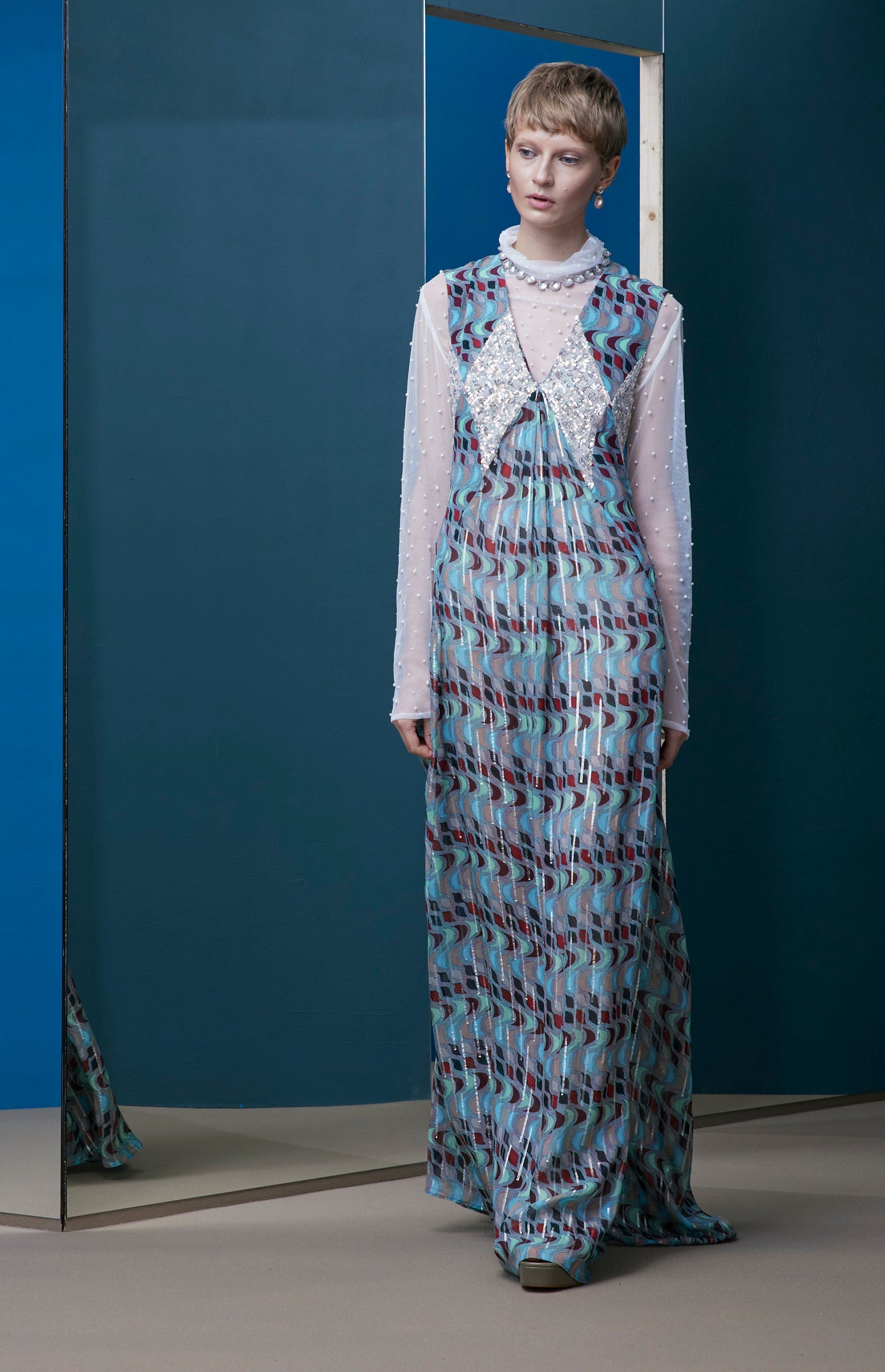 FW25-V005 Vestido largo estampado "Geométrico"