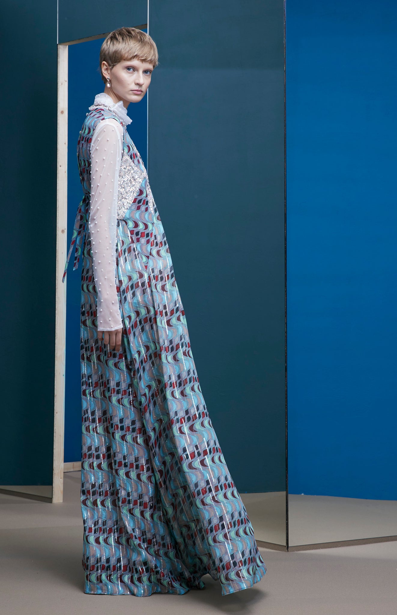 FW25-V005 Vestido largo estampado "Geométrico"