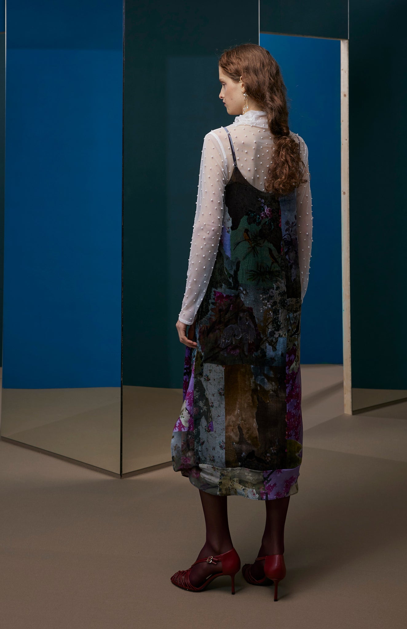 FW25-V014 Vestido en terciopelo estampado “Papel pintado”