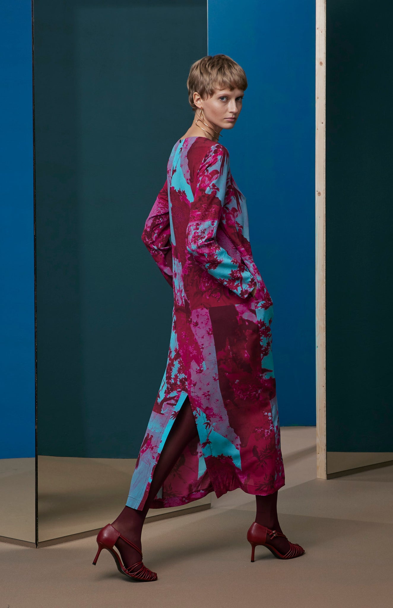 FW25-V017 Vestido recto estampado "Papel pintado"