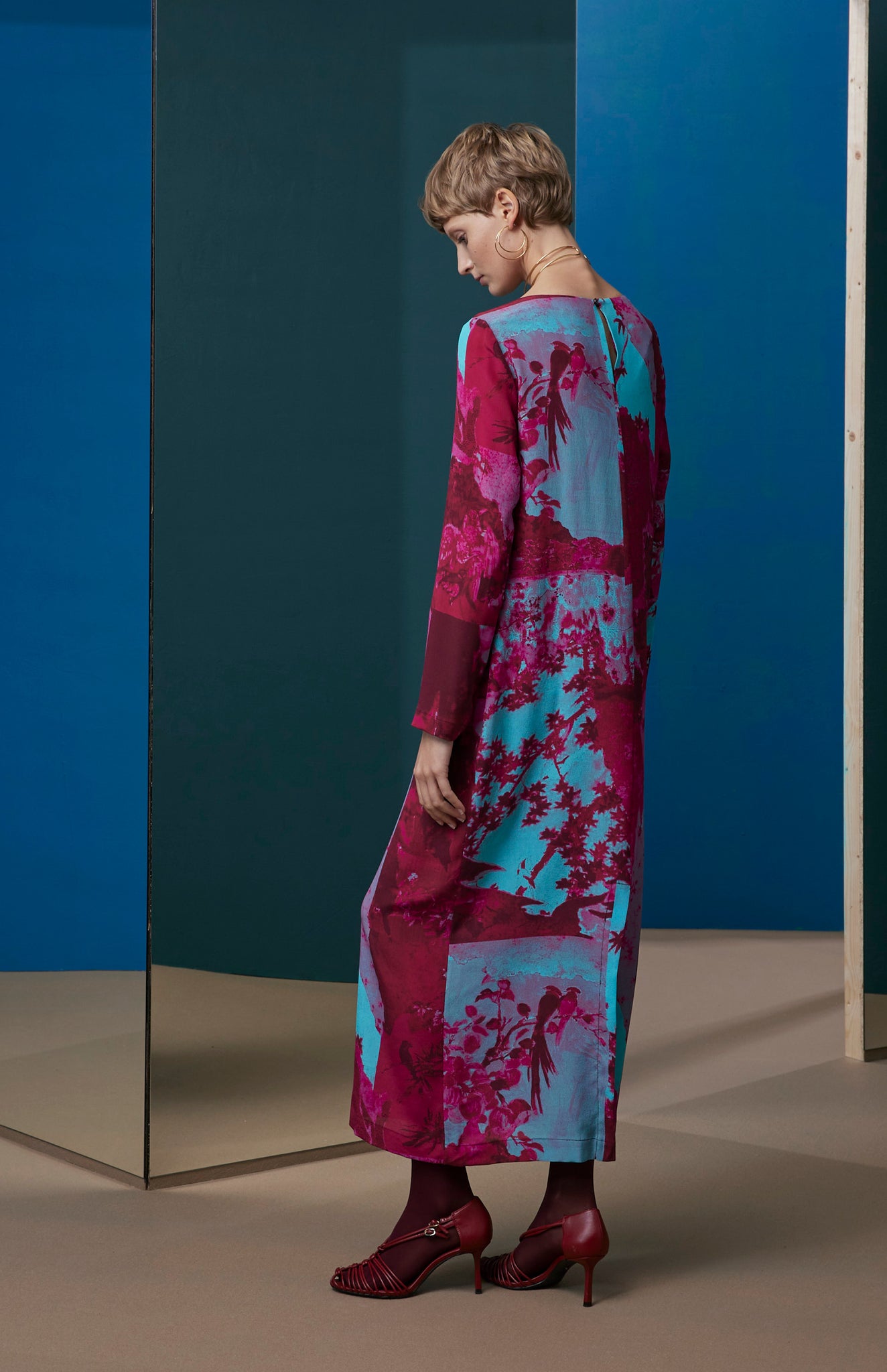 FW25-V017 Vestido recto estampado "Papel pintado"