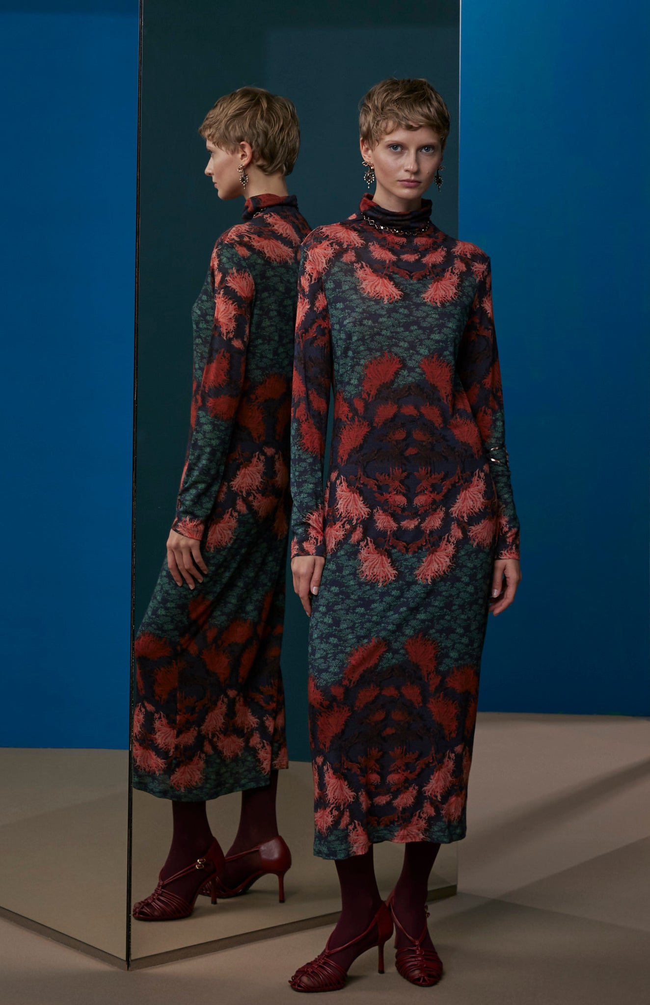 FW25-V020 Vestido de punto estampado “Crisantemos“