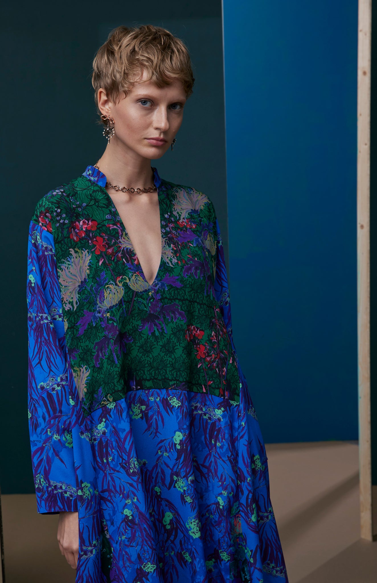 FW25-V022 Vestido kaftan estampado “Eucaliptos“
